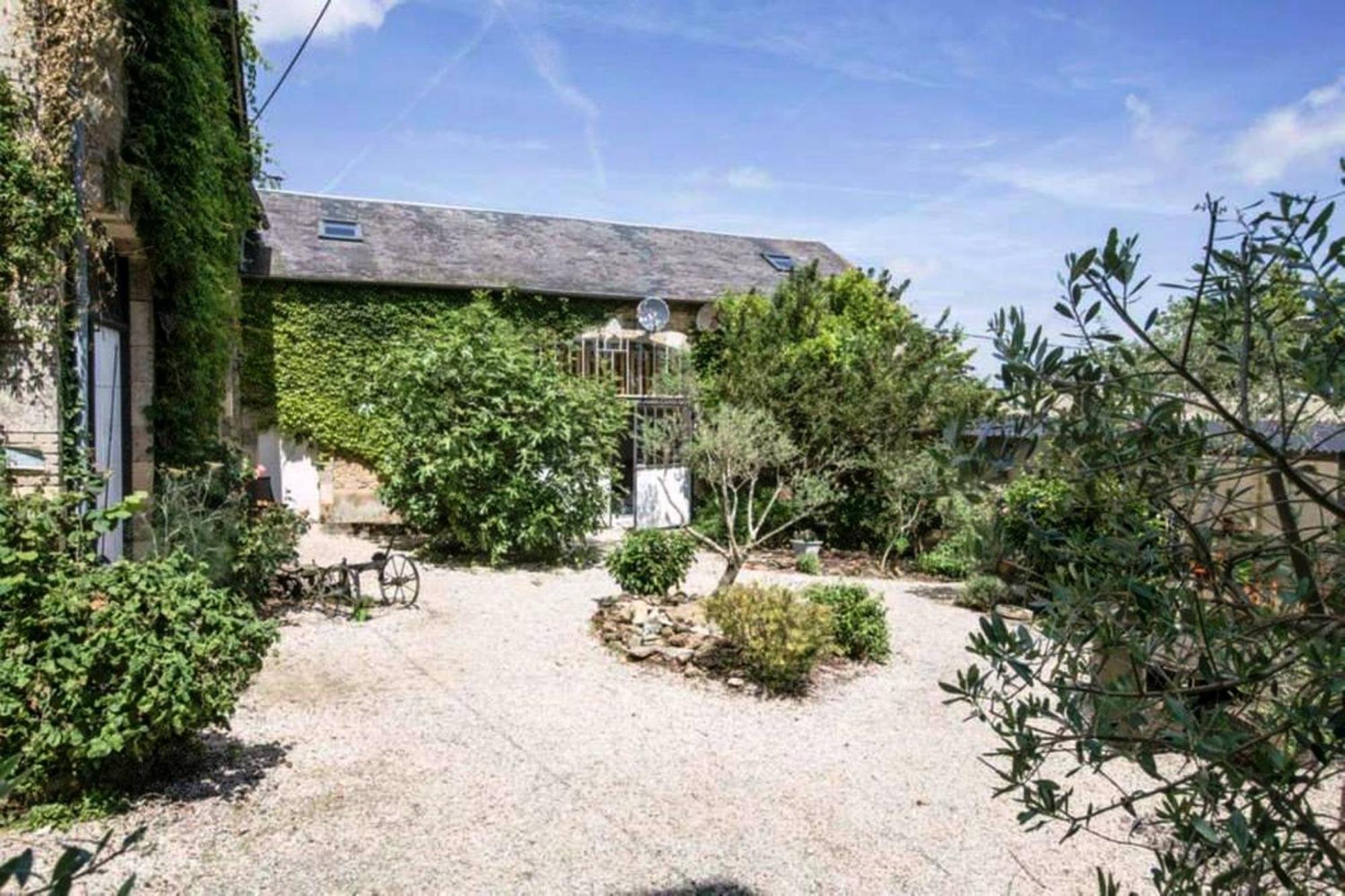 Holiday Home La Brijopa Bazoges-en-Pareds Bilik gambar