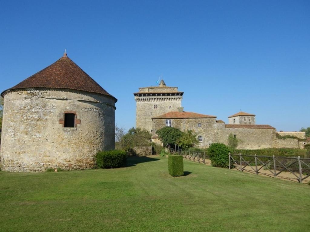 Holiday Home La Brijopa Bazoges-en-Pareds Luaran gambar