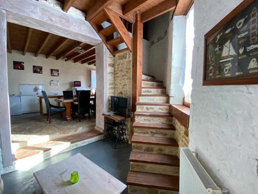 Holiday Home La Brijopa Bazoges-en-Pareds Luaran gambar